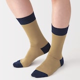 紳士　光沢感のあるウール糸で編んだ　足なり直角　靴下（配色）