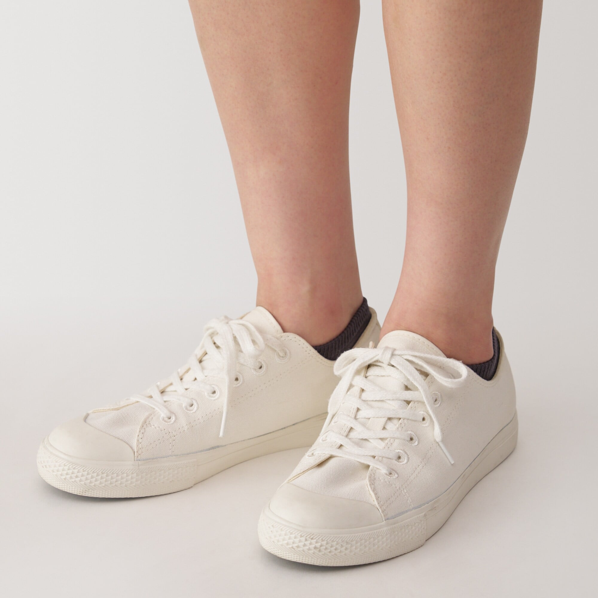 婦人　足なり直角　スニーカーイン