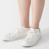 婦人　足なり直角　たび型スニーカーイン