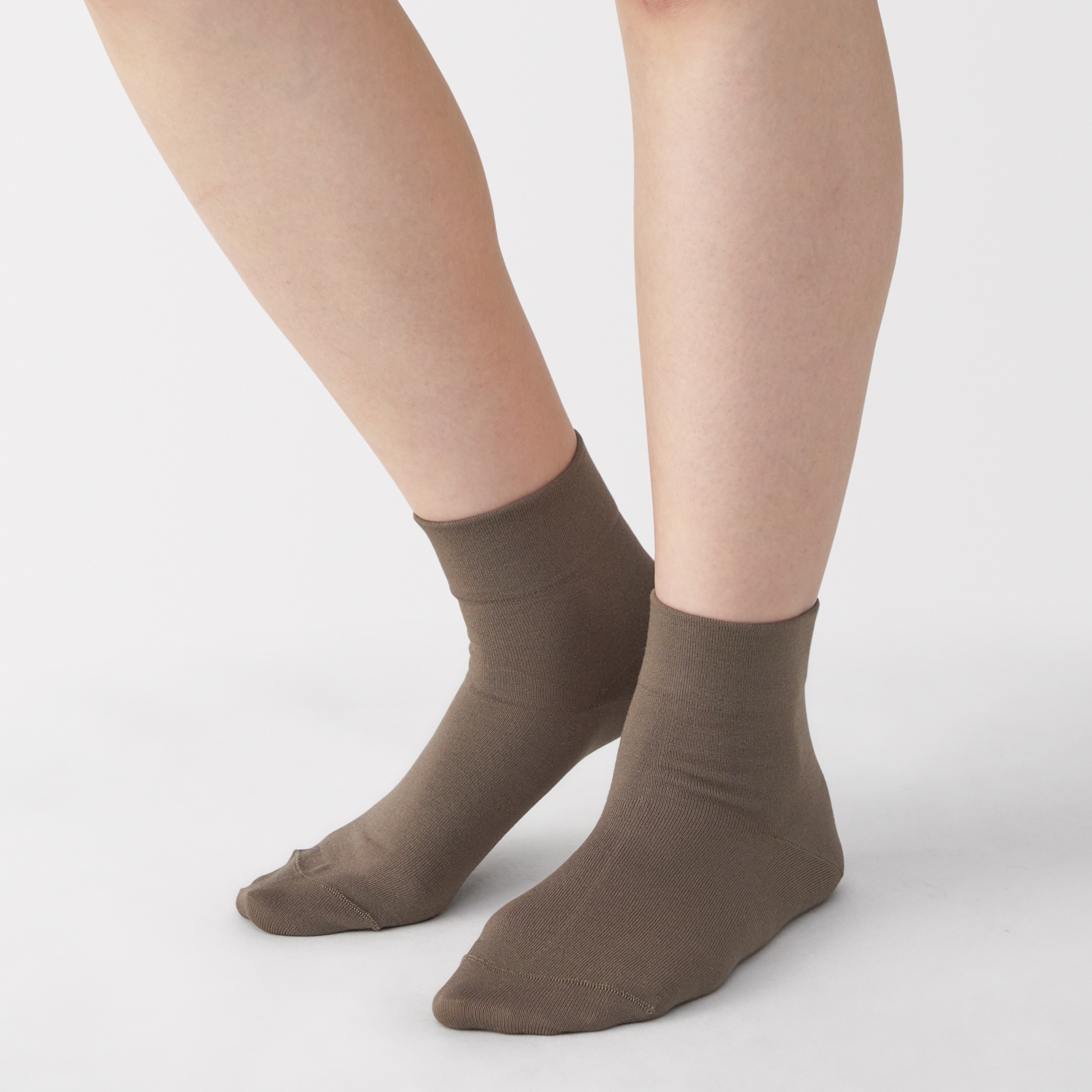 婦人　足なり直角　履き口やわらか　レーヨン混　薄手ショート丈靴下（口ゴムなし）