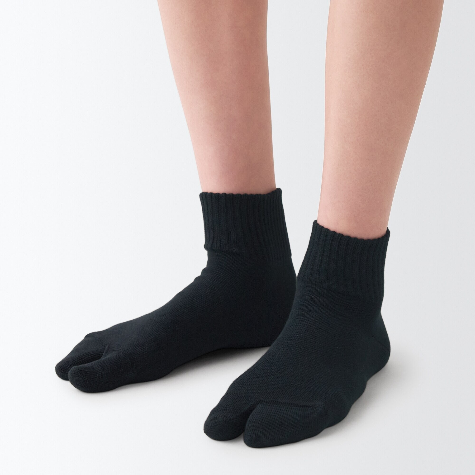 婦人　足なり直角　履き口やわらか　たび型ショート丈靴下