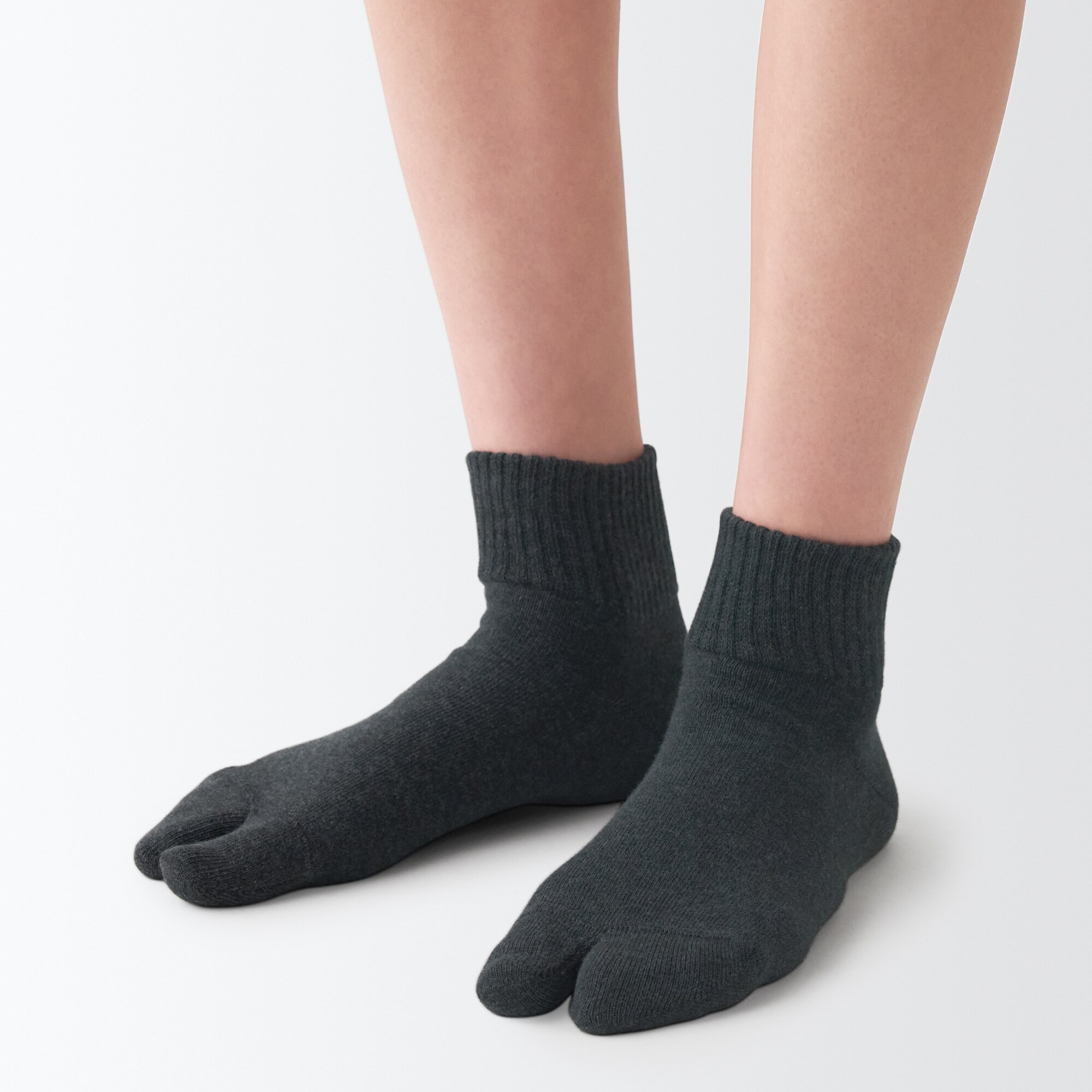 婦人　足なり直角　履き口やわらか　たび型ショート丈靴下　※杢色