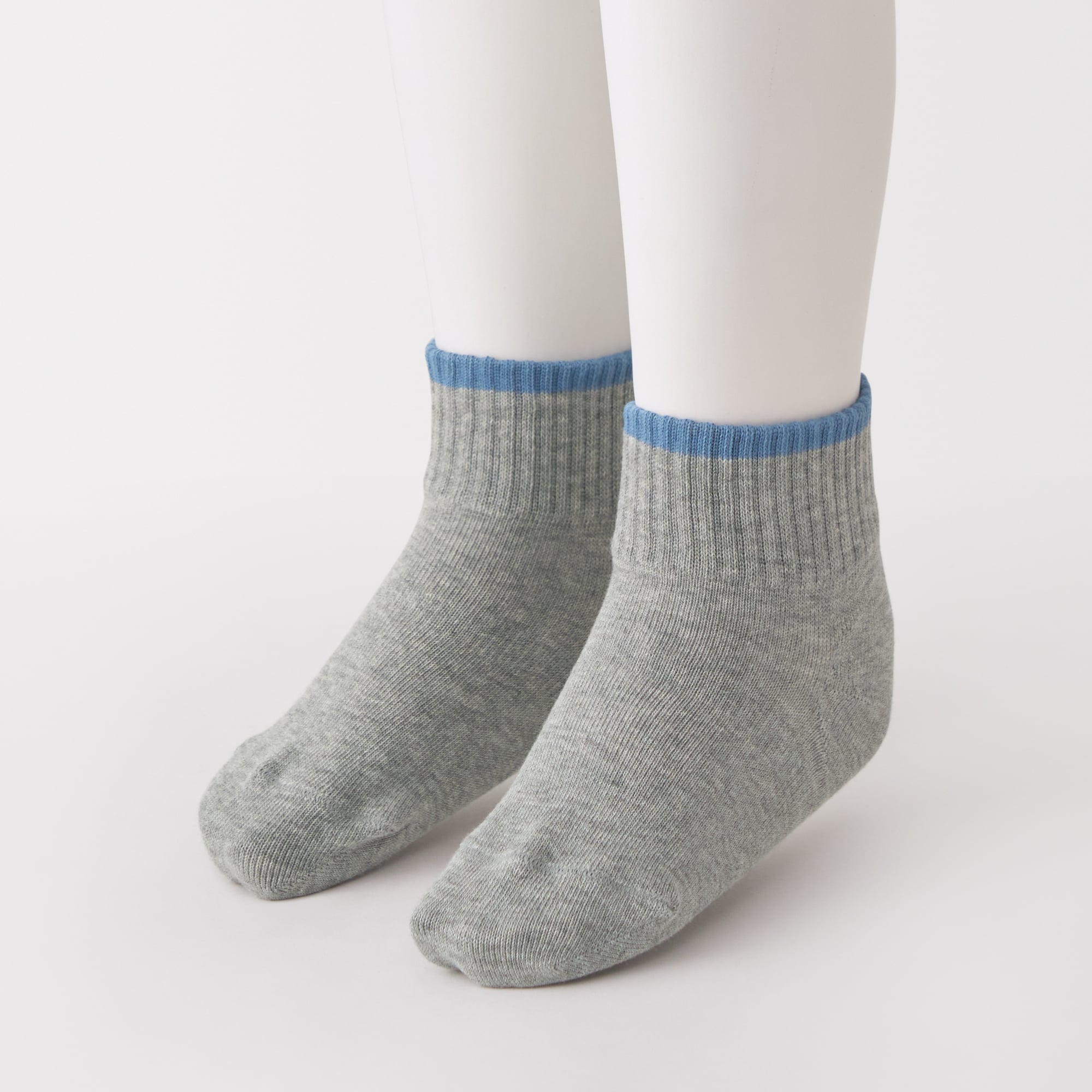 キッズ　足なり直角　ショート丈靴下（柄・３足組）