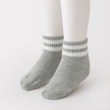 キッズ　足なり直角　ショート丈靴下（柄・３足組）