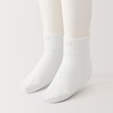 キッズ　足なり直角　ショート丈靴下（３足組）