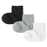 キッズ　足なり直角　ショート丈靴下（３足組）