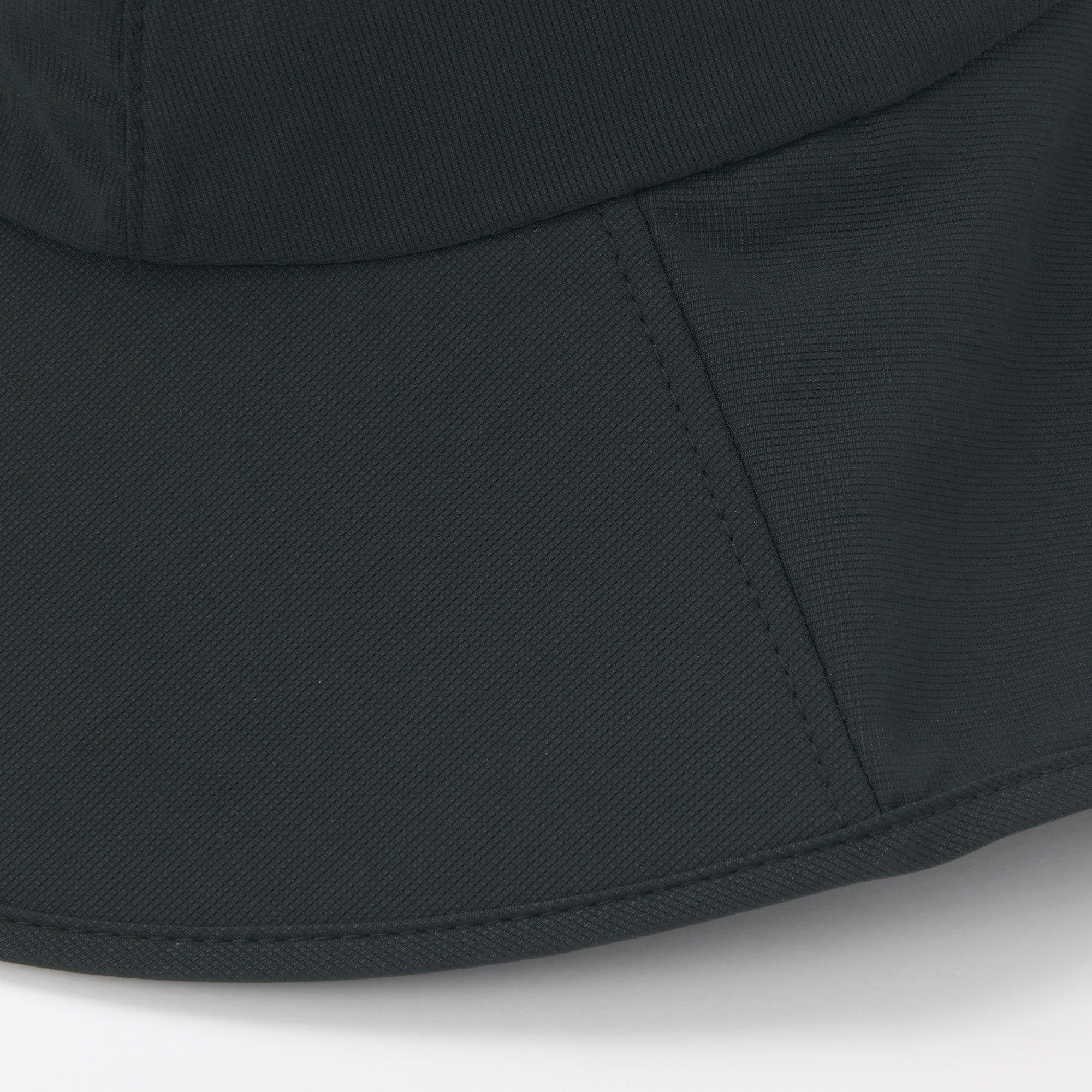 風を通す　ちいさくまとまる　日除け付きハット