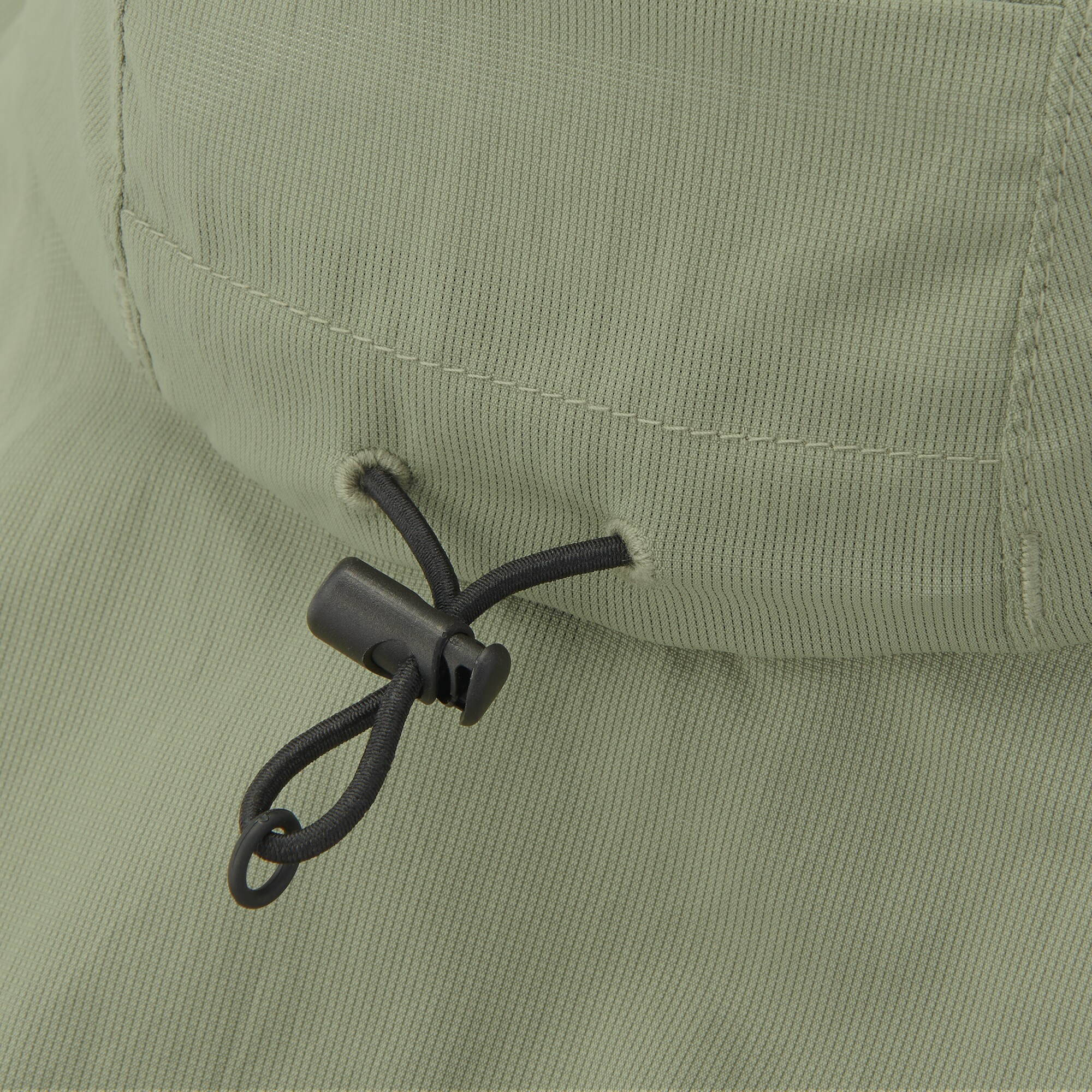 風を通す　ちいさくまとまる　日除け付きハット