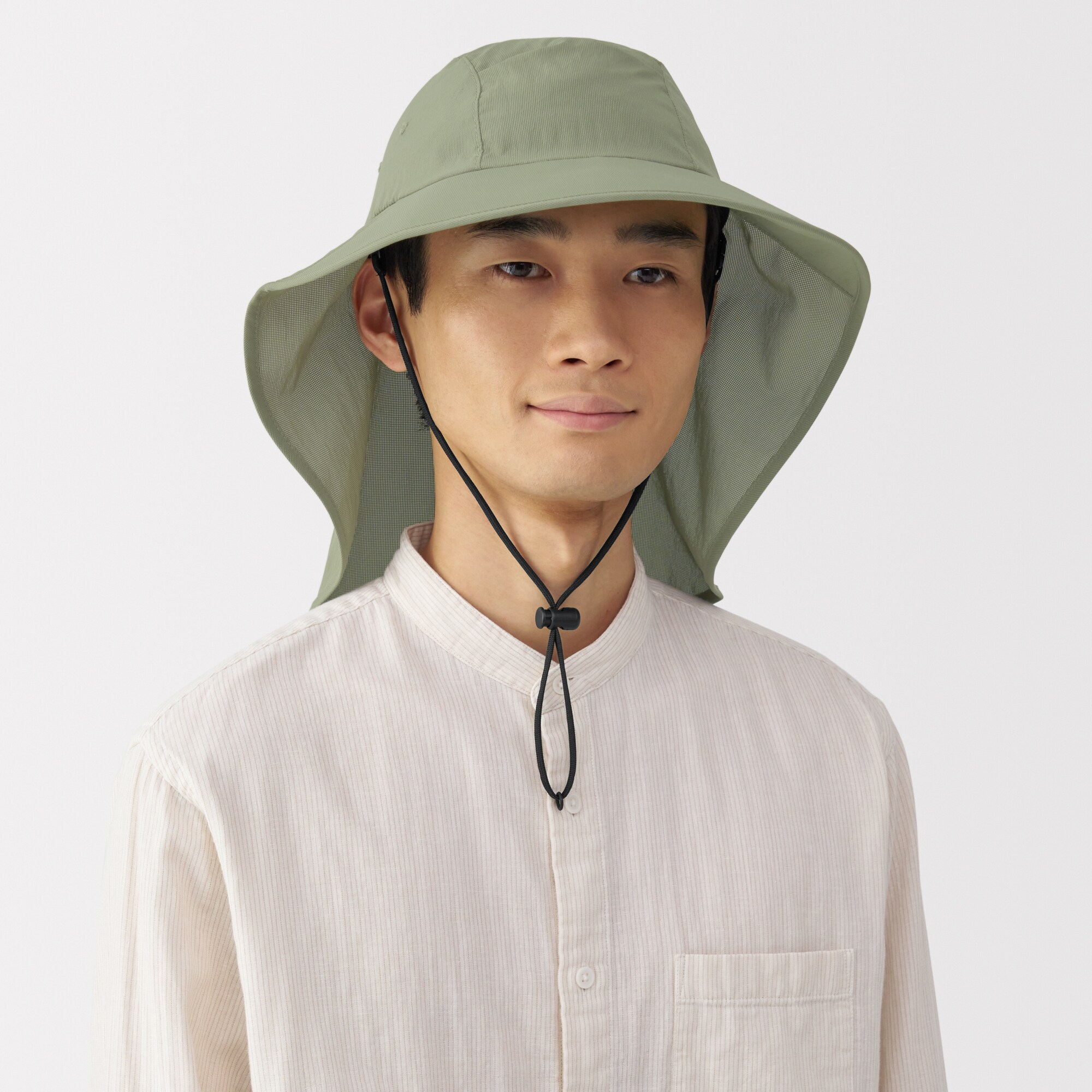 無印良品　風を通すちいさくまとまる　日除け付きハット　サンドベージュ　新品未使用 無印良品 風を通す ちいさくまとまる 日除け付きハット サンド