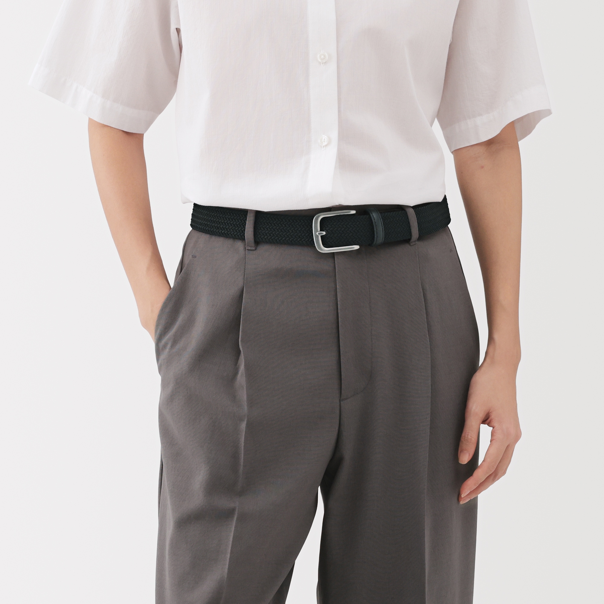 自由な位置で留められる　ストレッチベルト