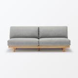 ゆったり座れるアームレスソファ　３シーター　ポリエステル平織　グレー