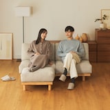 ゆったり座れるアームレスソファ　２シーター　ポリエステル平織　ベージュ