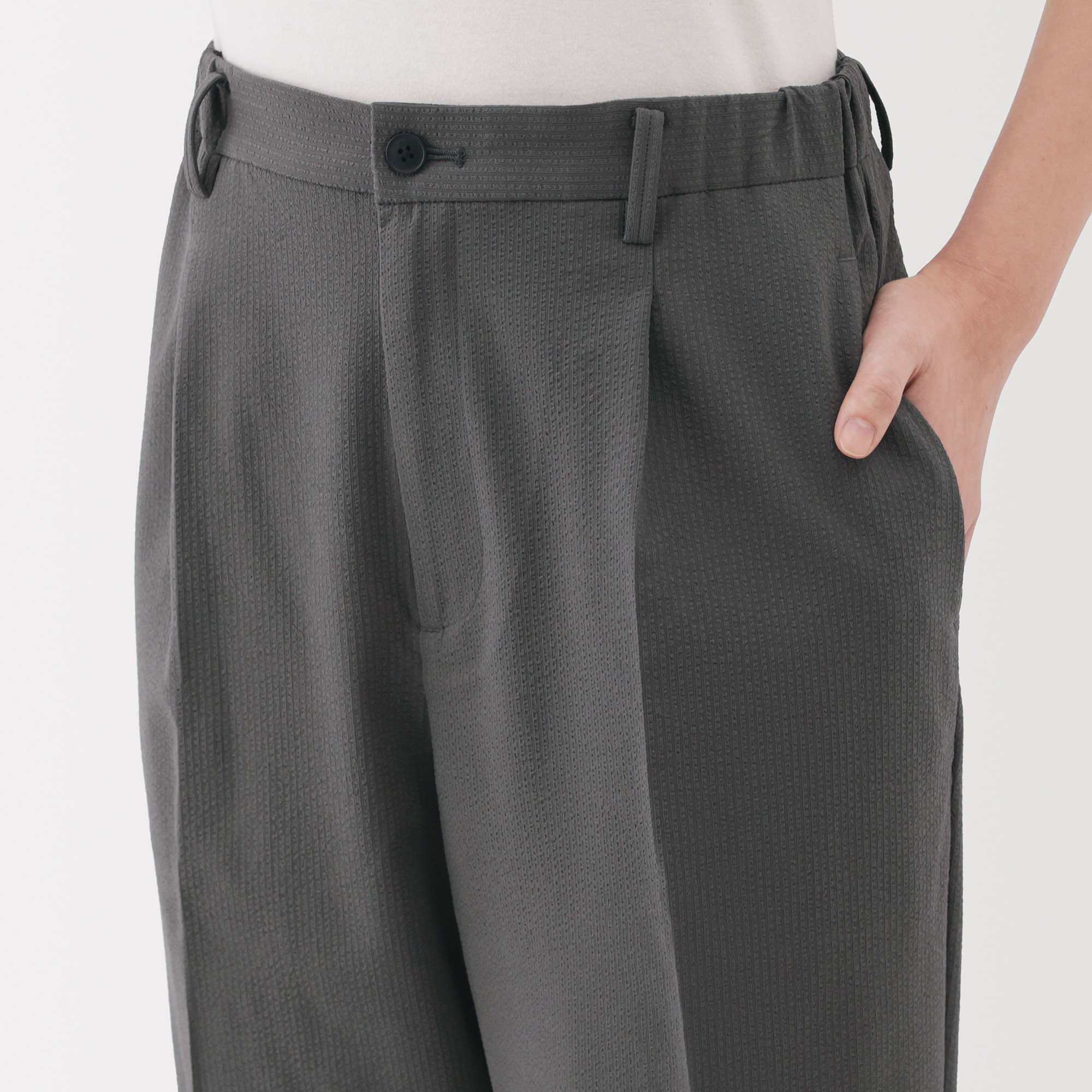 婦人　風を通す　ストレッチサッカーイージーテーパードパンツ