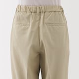 婦人　風を通す　ストレッチサッカーイージーテーパードパンツ