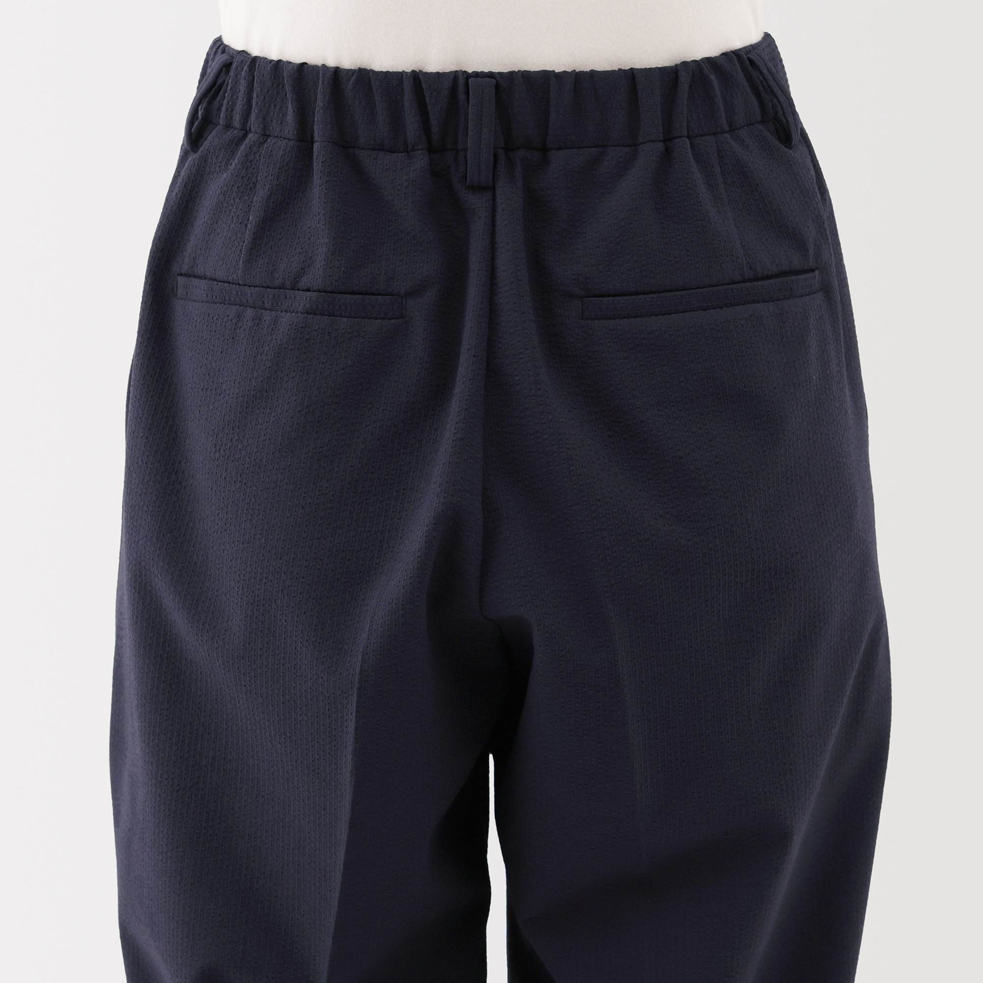 婦人　風を通す　ストレッチサッカーイージーテーパードパンツ