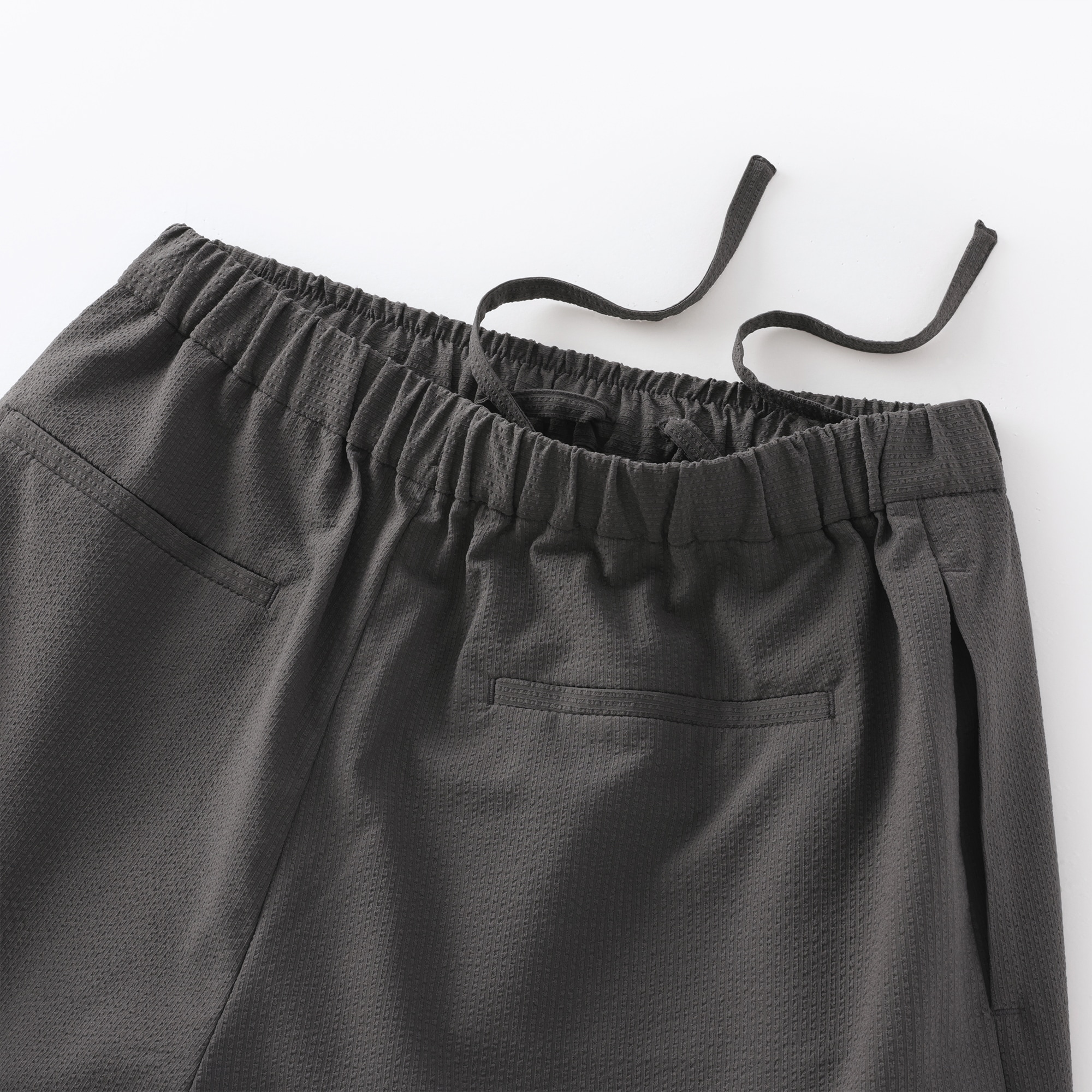 婦人　風を通す　ストレッチサッカーイージークロップドパンツ