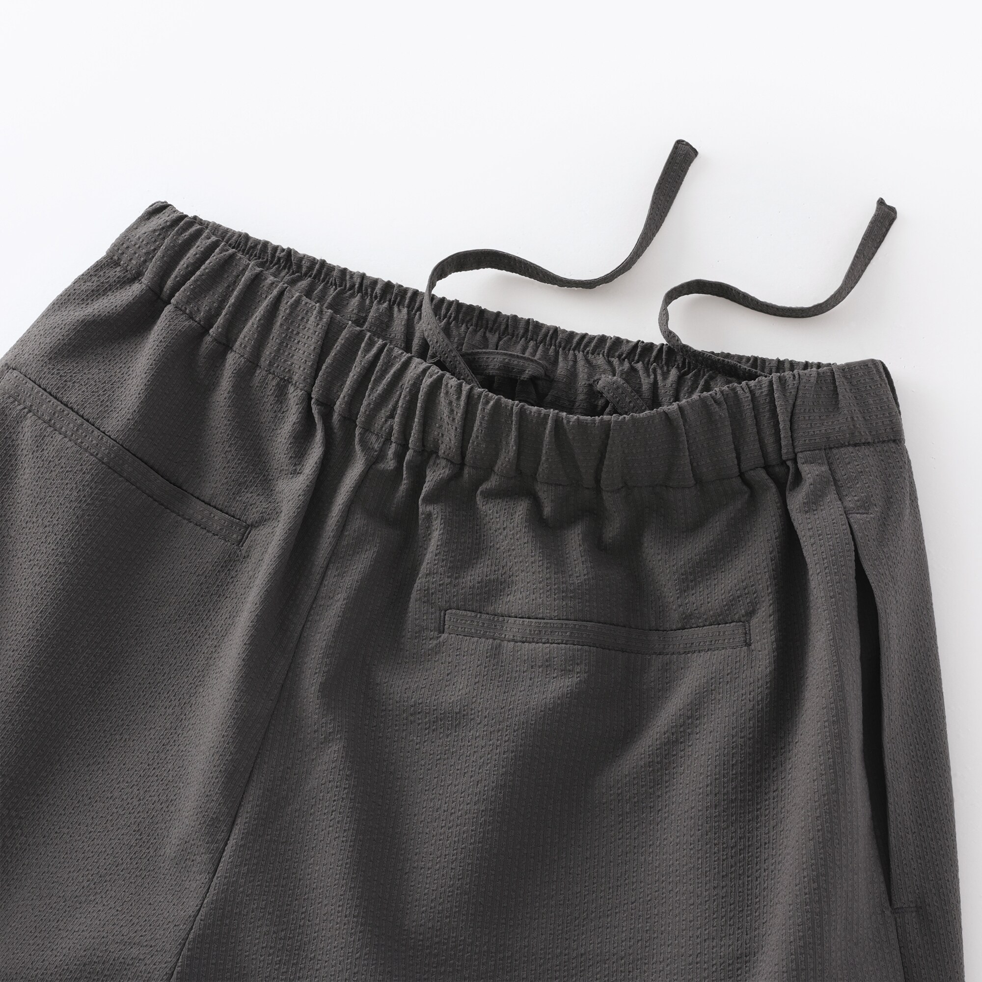 婦人　風を通す　ストレッチサッカーイージークロップドパンツ