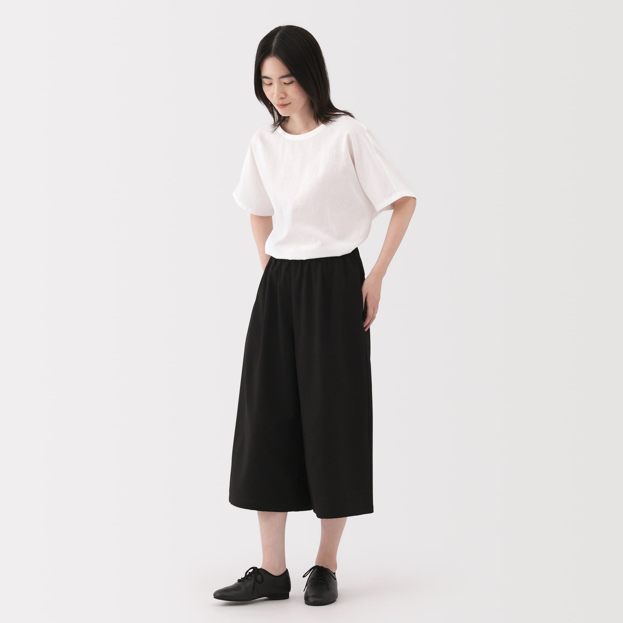 婦人　風を通す　ストレッチサッカーイージークロップドパンツ