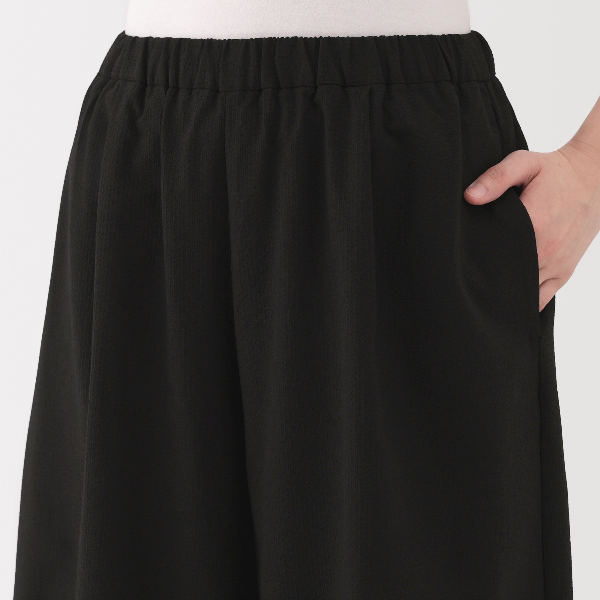 婦人　風を通す　ストレッチサッカーイージークロップドパンツ