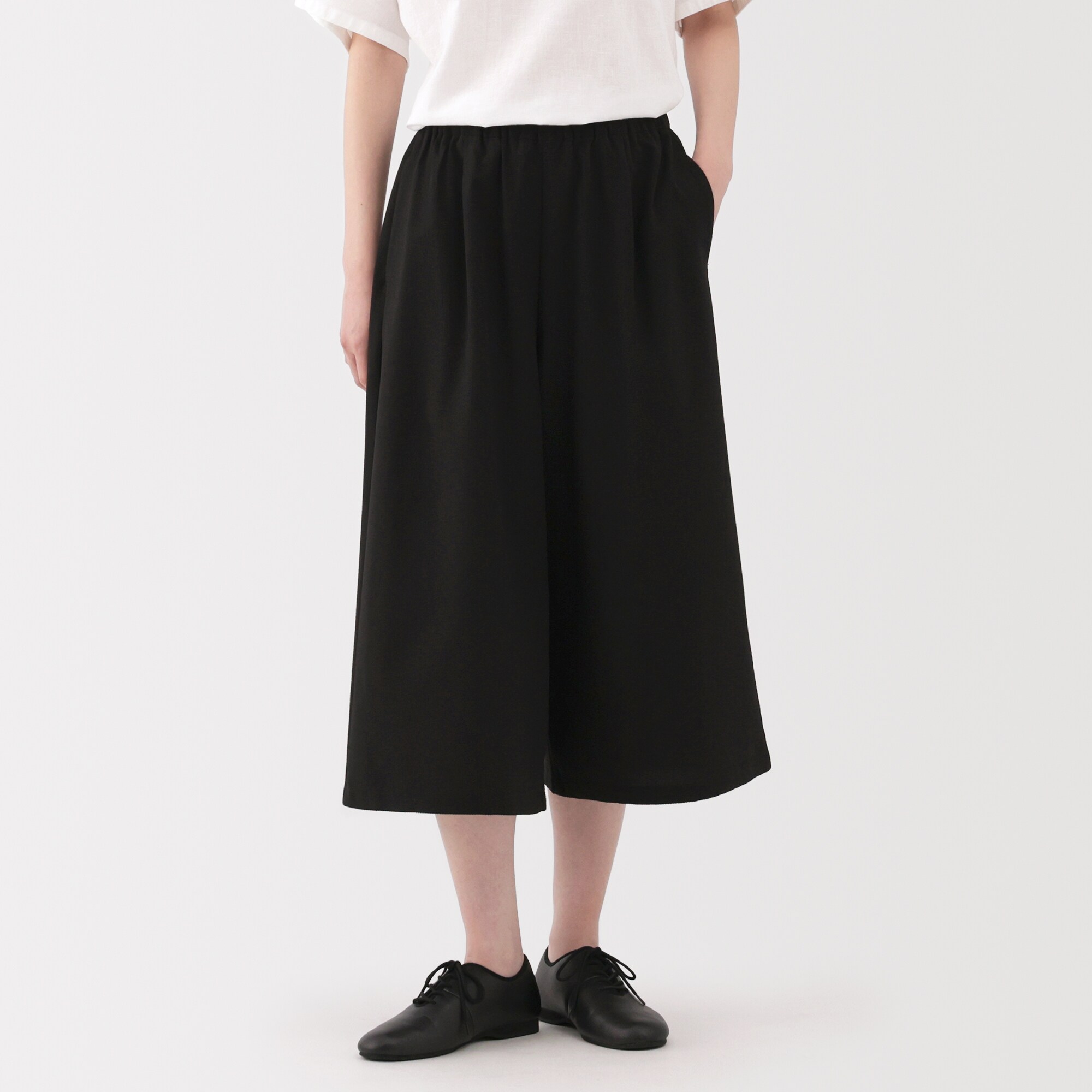 婦人　風を通す　ストレッチサッカーイージークロップドパンツ