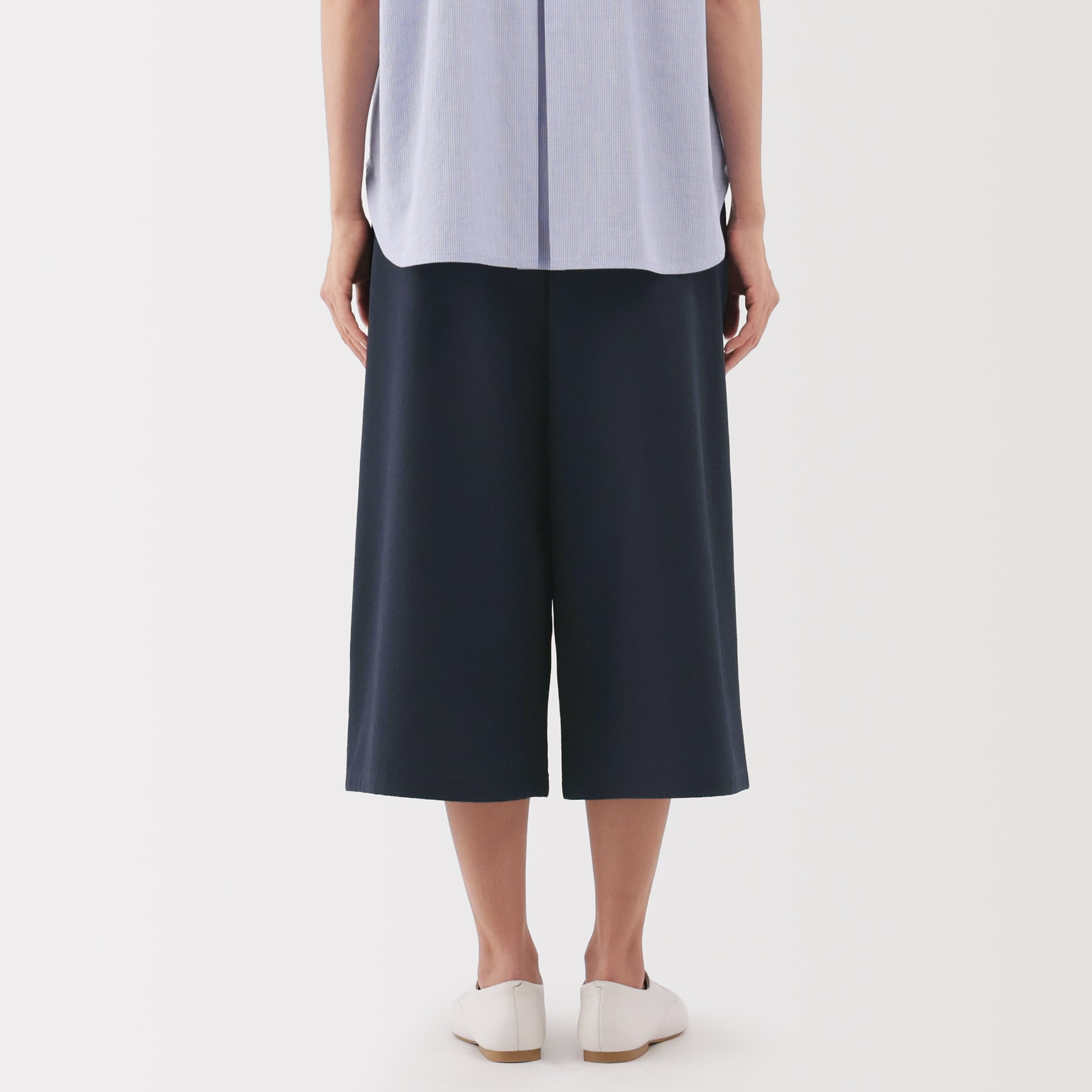 婦人　風を通す　ストレッチサッカーイージークロップドパンツ