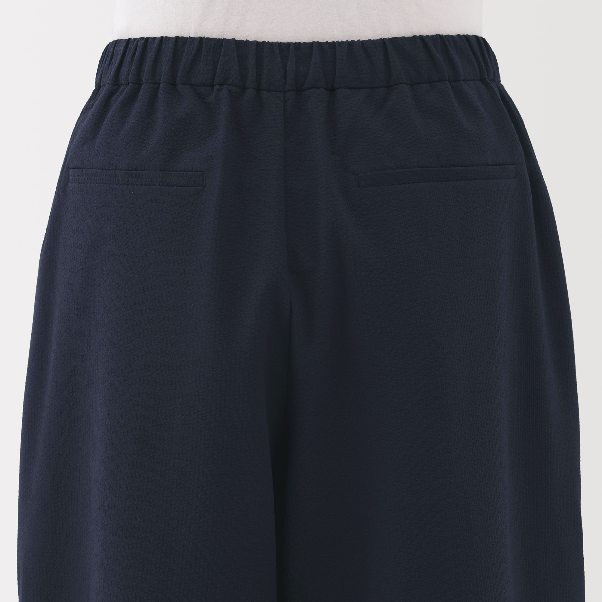 婦人　風を通す　ストレッチサッカーイージークロップドパンツ