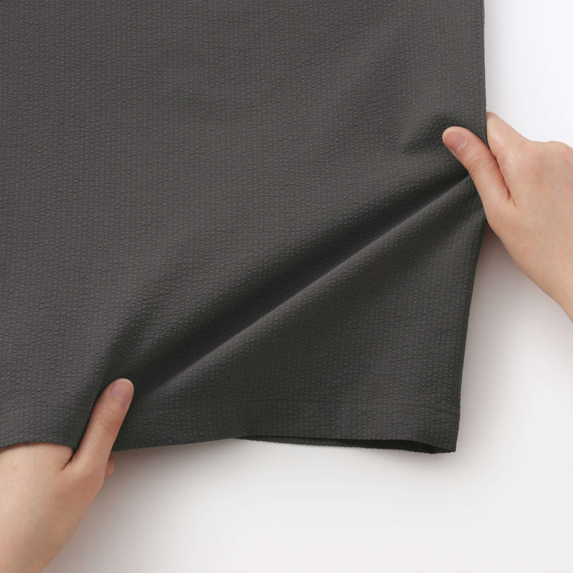 婦人　風を通す　ストレッチサッカーイージークロップドパンツ