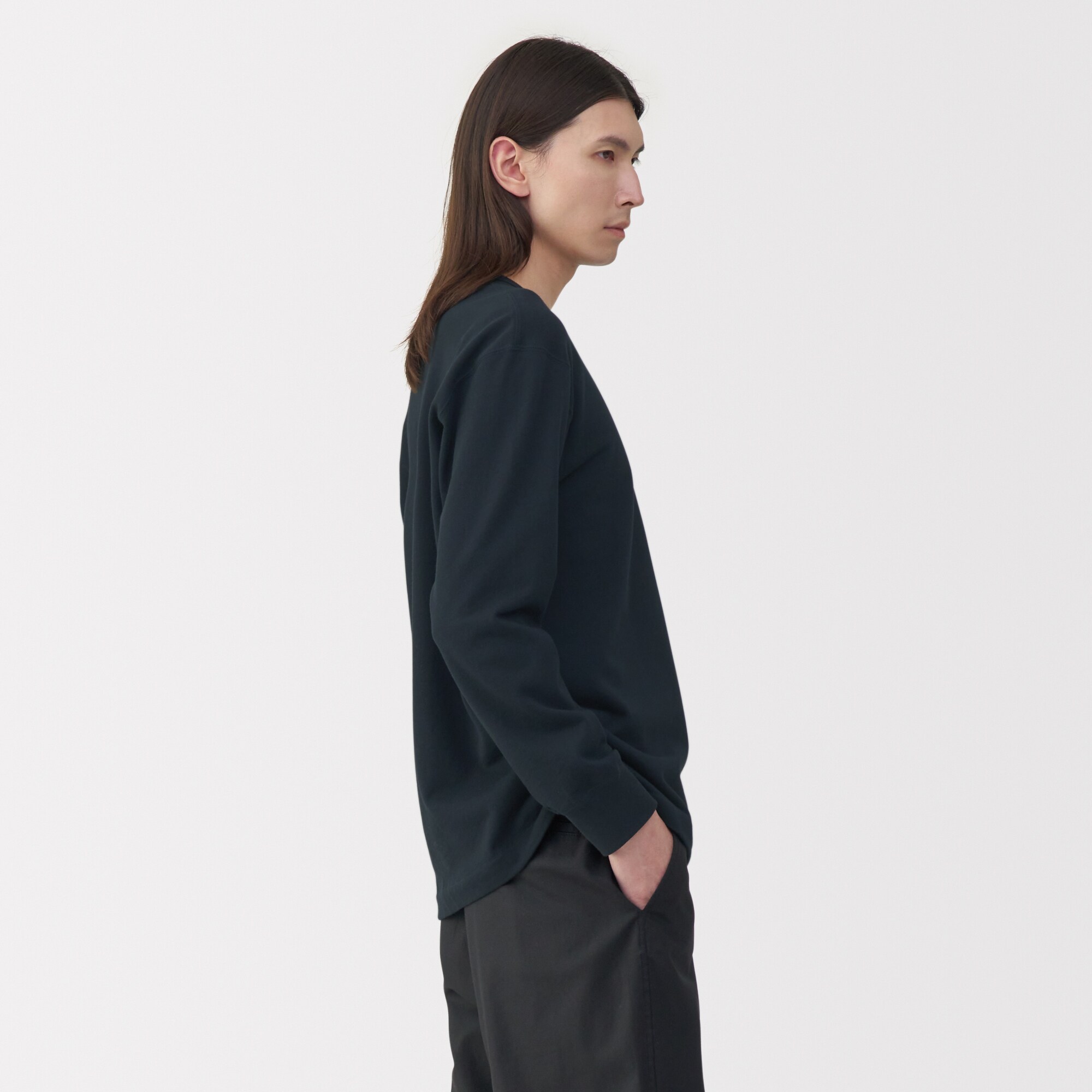 紳士　昔ながらの製法で編み立てたミニ裏毛クルーネック長袖Ｔシャツ