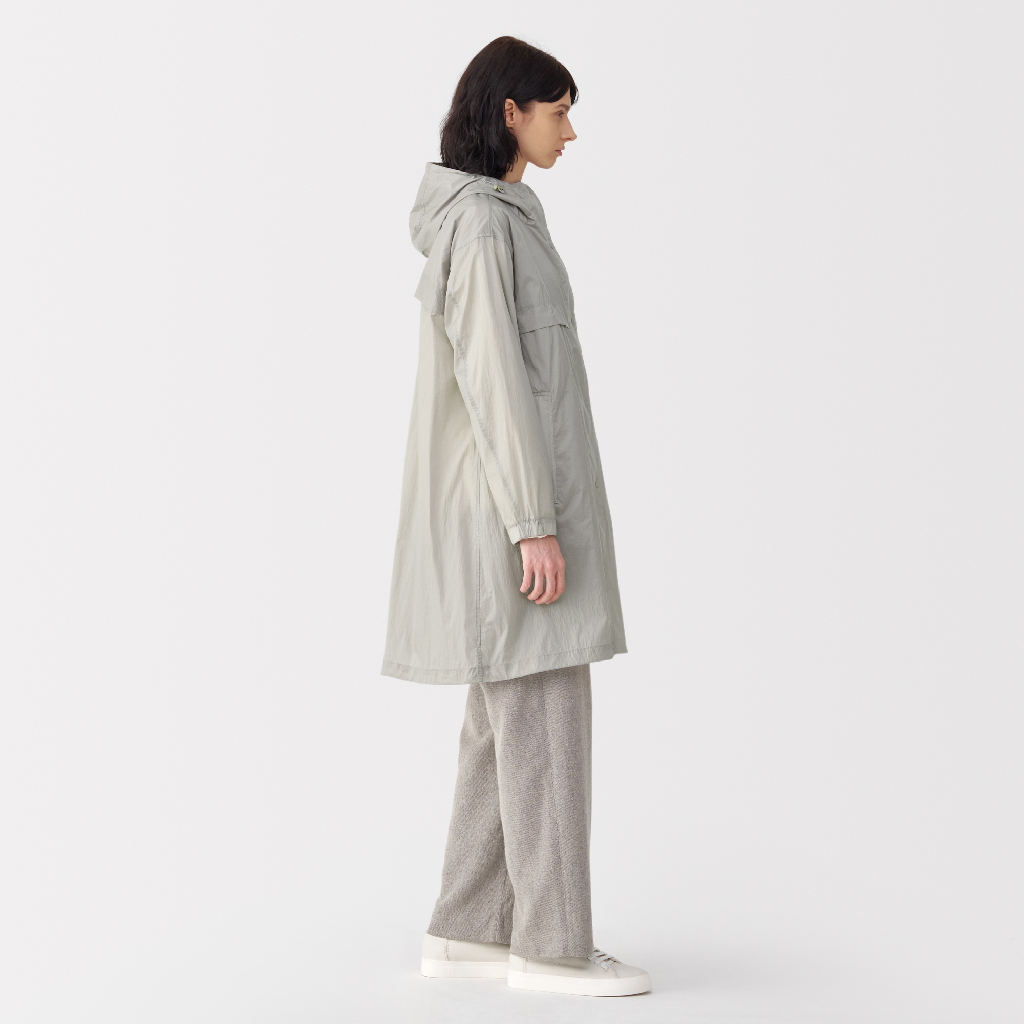 婦人　軽量撥水ナイロンフード付きコート