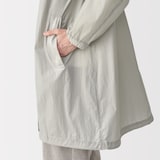 婦人　軽量撥水ナイロンフード付きコート