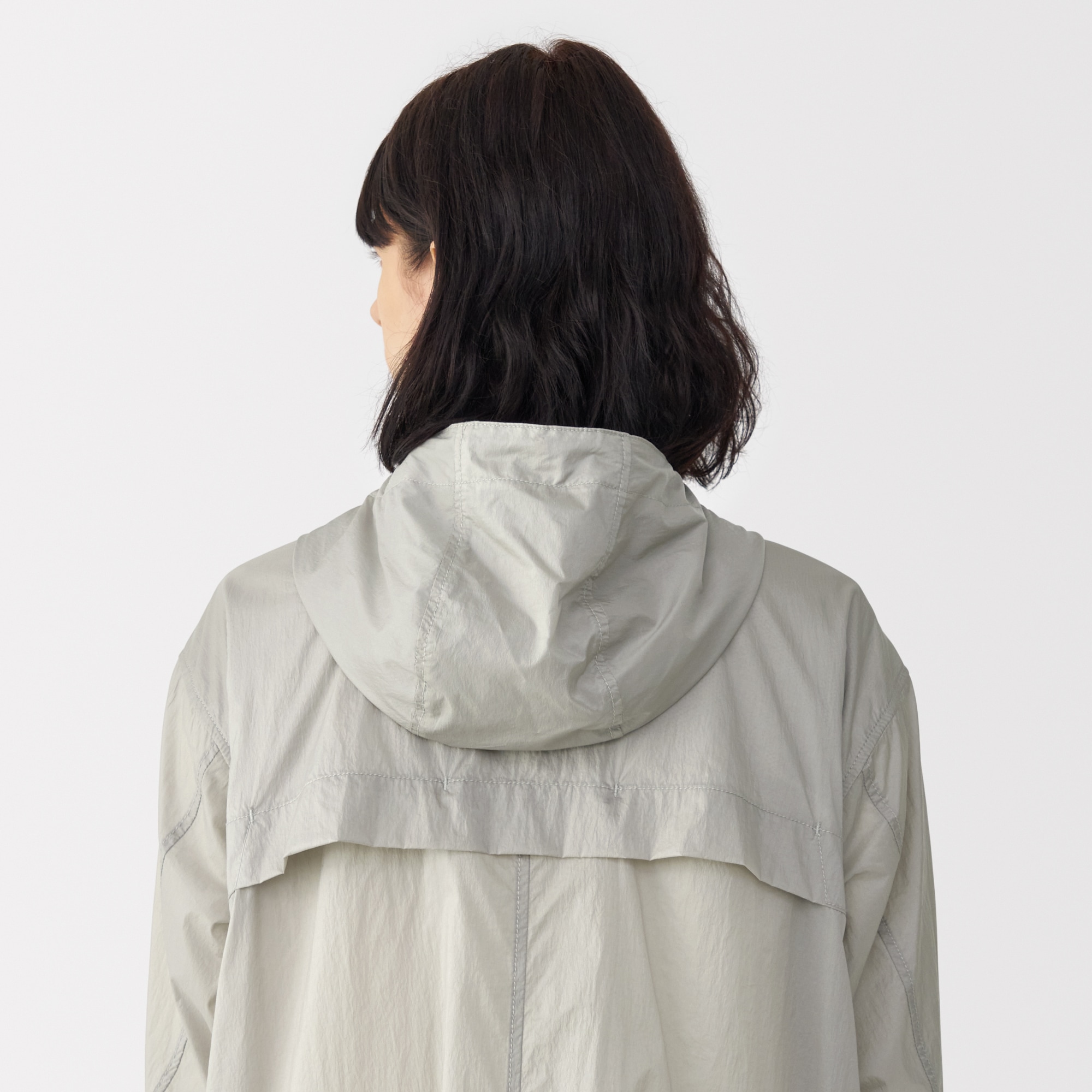 婦人　軽量撥水ナイロンフード付きコート