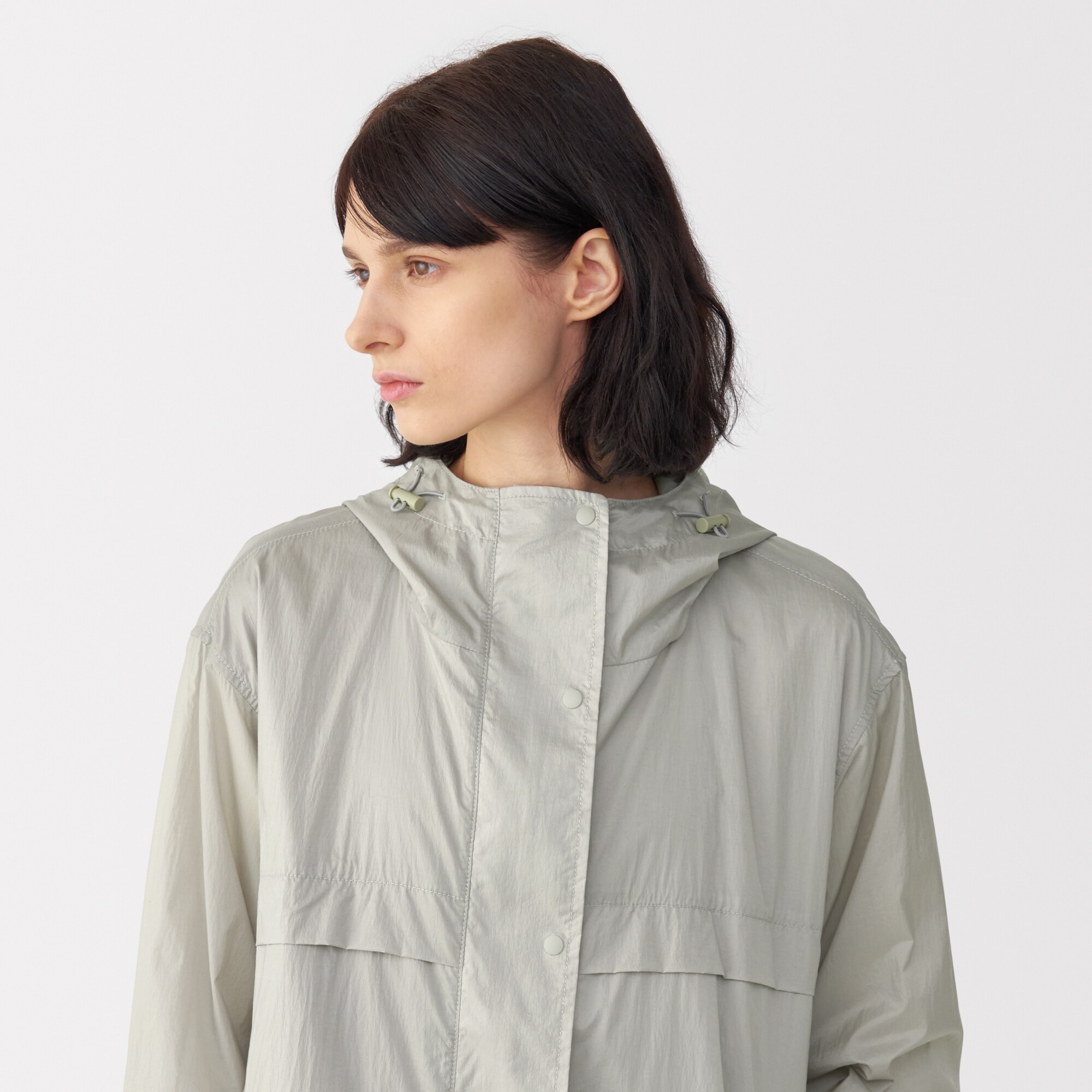 婦人　軽量撥水ナイロンフード付きコート