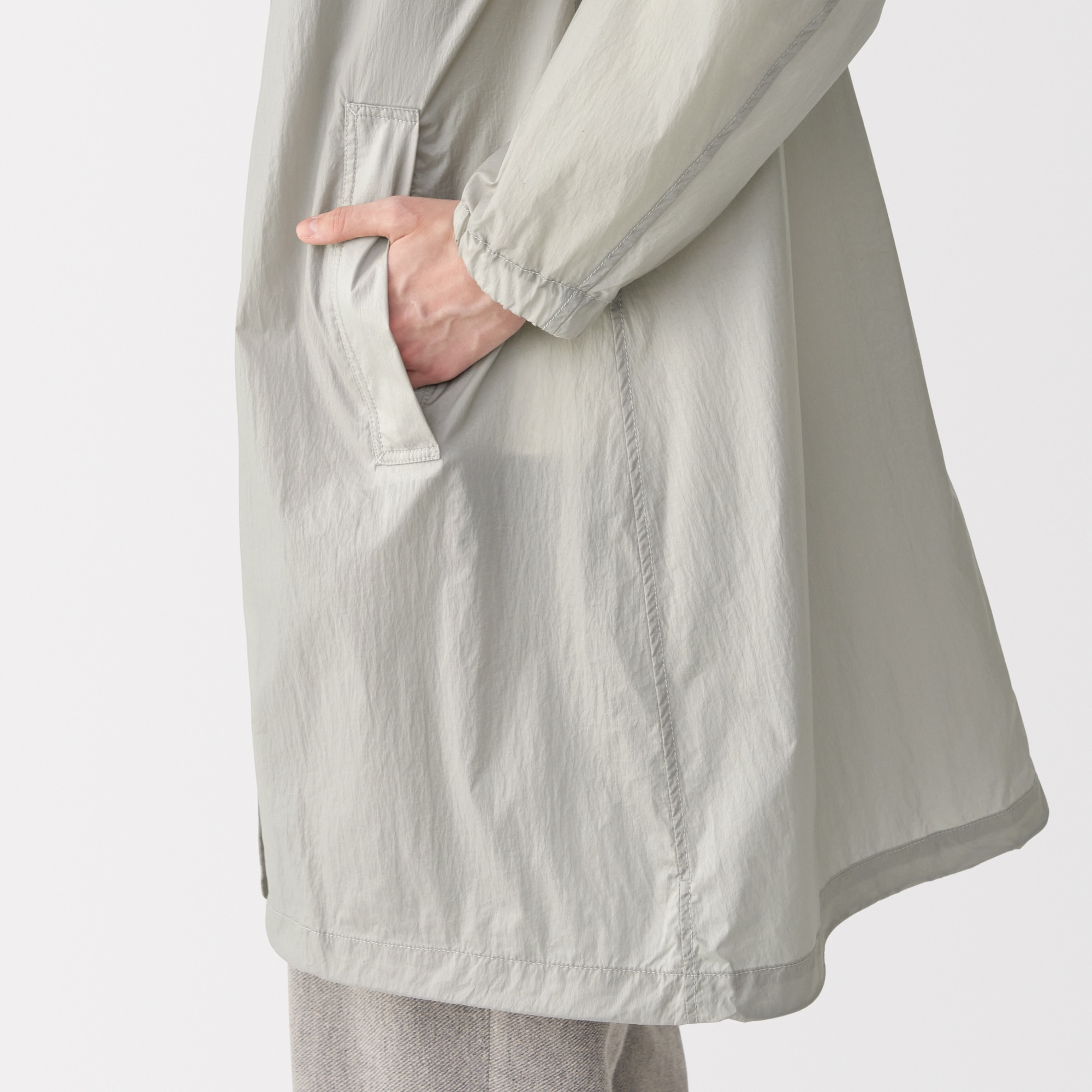 婦人　軽量撥水ナイロンフード付きコート