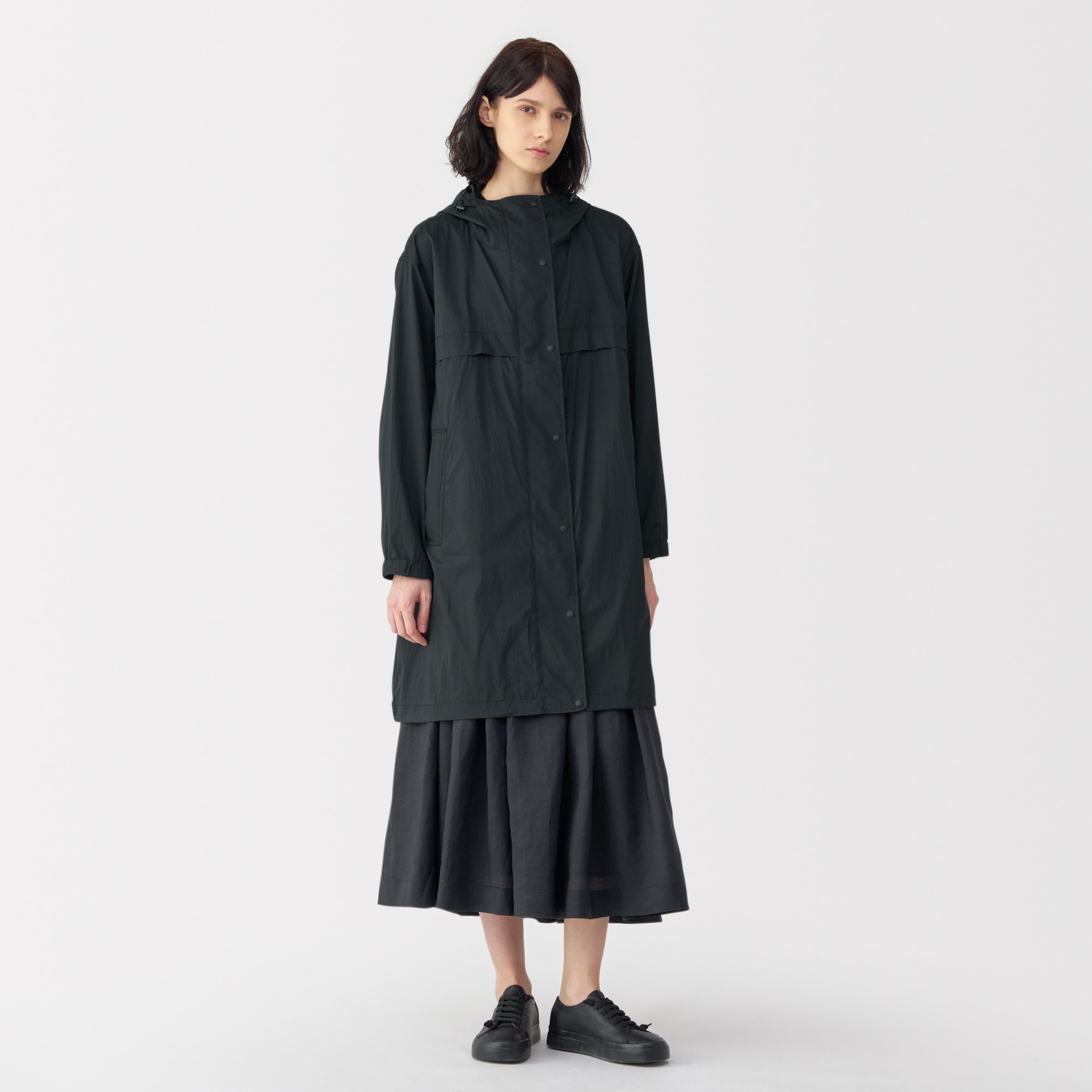 婦人　軽量撥水ナイロンフード付きコート