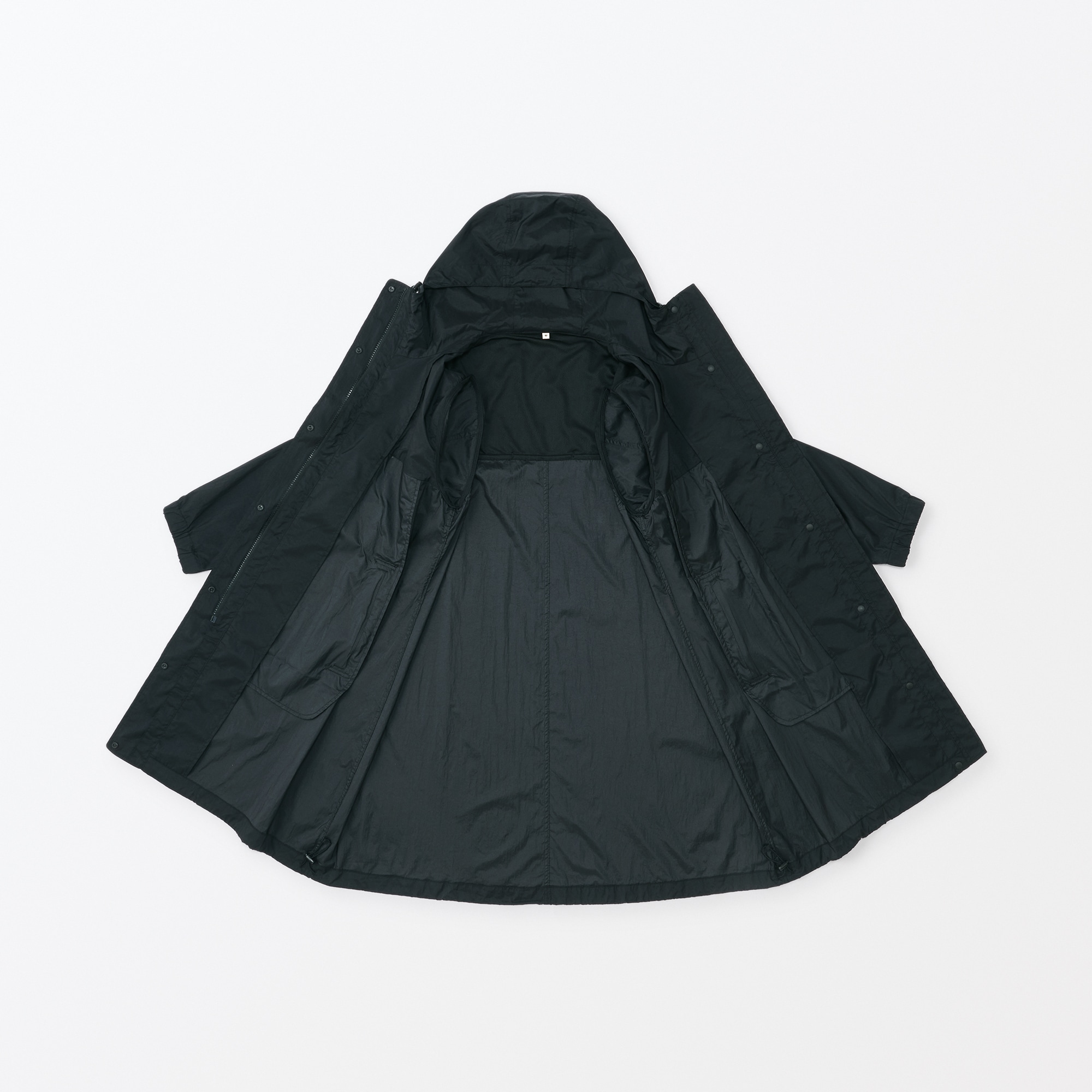 婦人　軽量撥水ナイロンフード付きコート