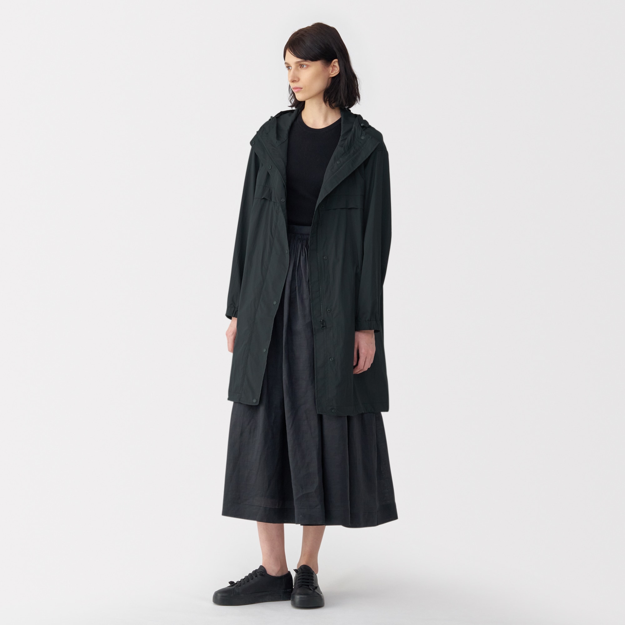 婦人　軽量撥水ナイロンフード付きコート