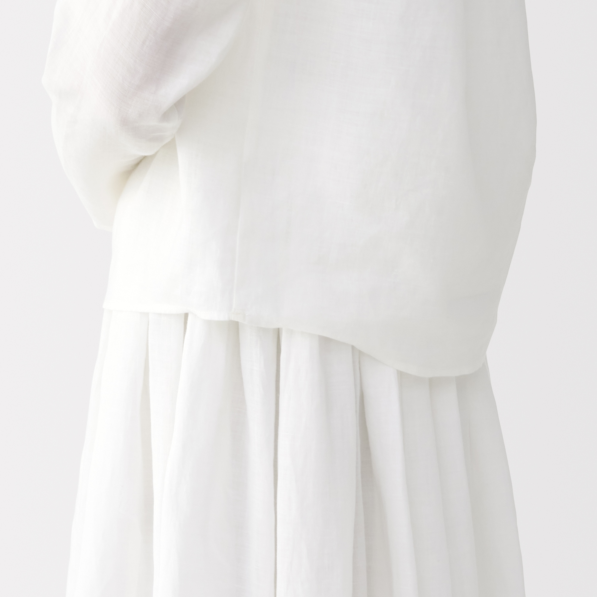 婦人　ラミーギャザーブラウス