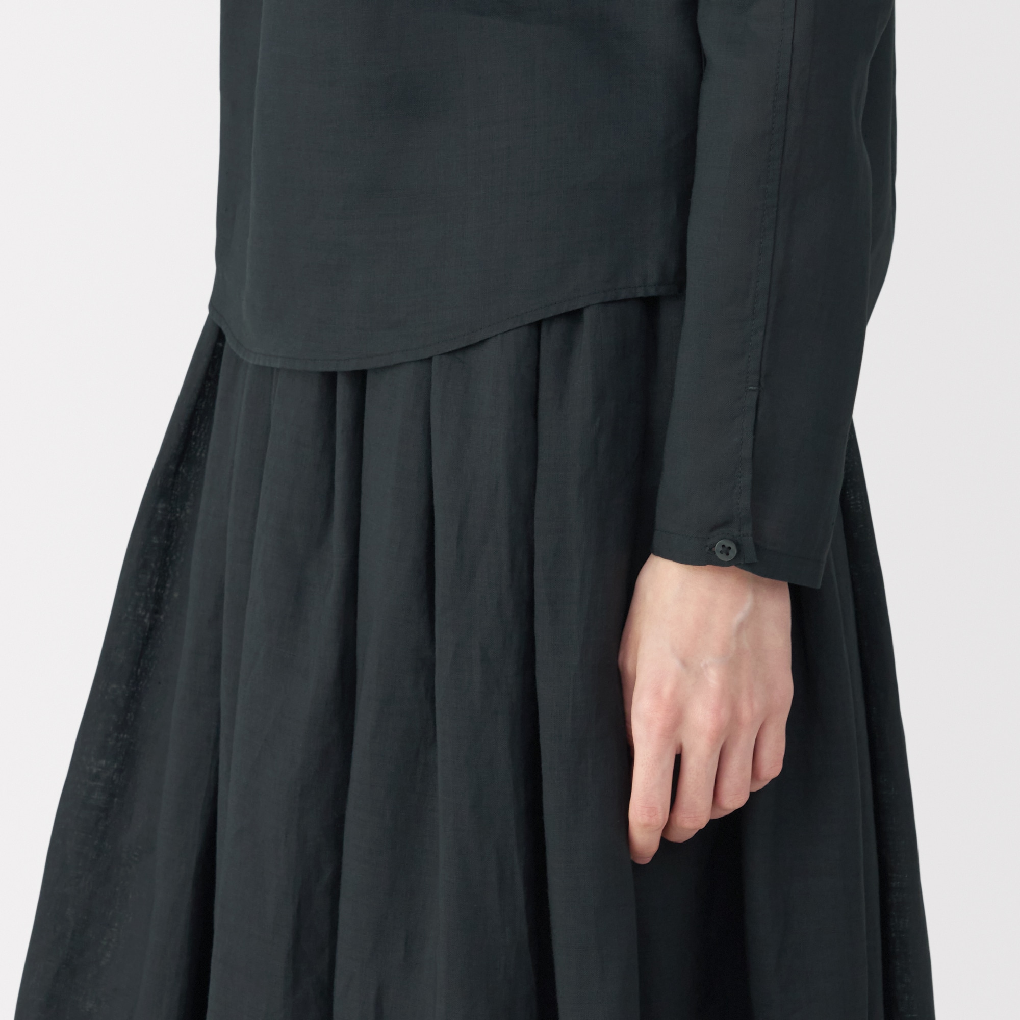 婦人　ラミーギャザーブラウス