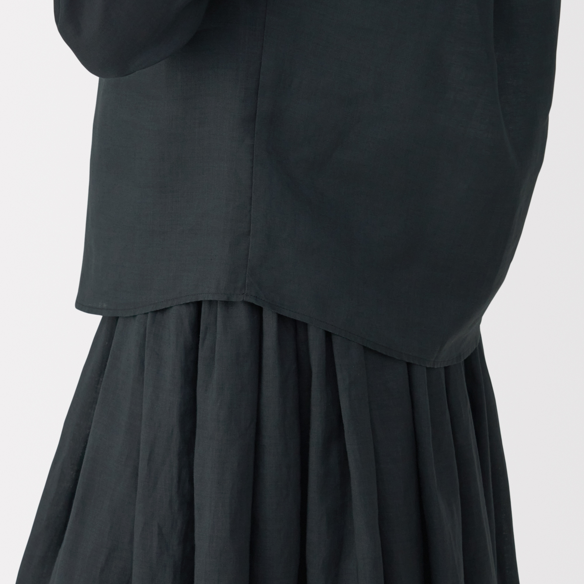 婦人　ラミーギャザーブラウス