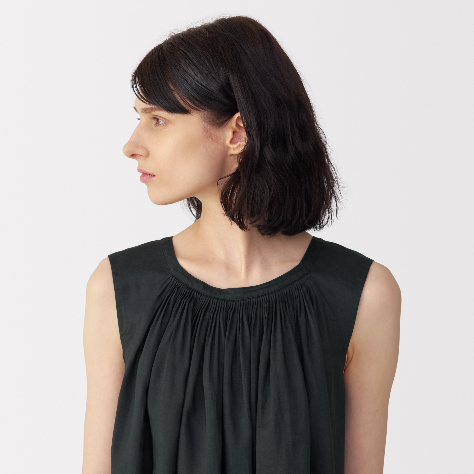 MUJI Labo ラミー ノースリーブ タックワンピース ブラック M 無印 婦人 ラミーノースリーブタックワンピース | 無印良品