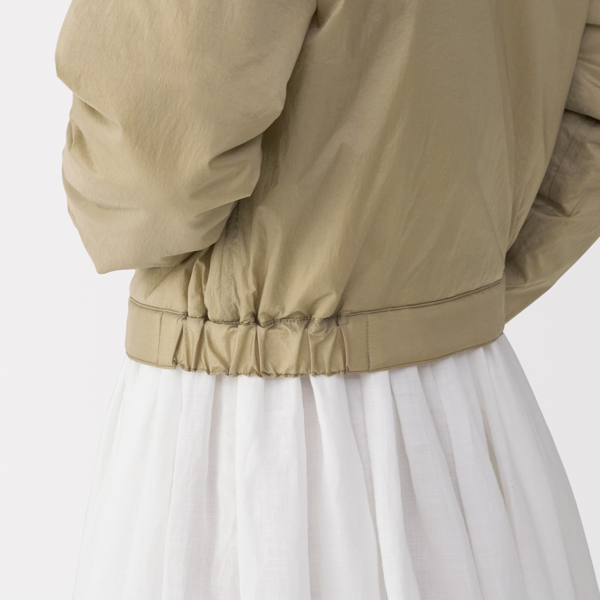 婦人　ナイロン中わたブルゾン