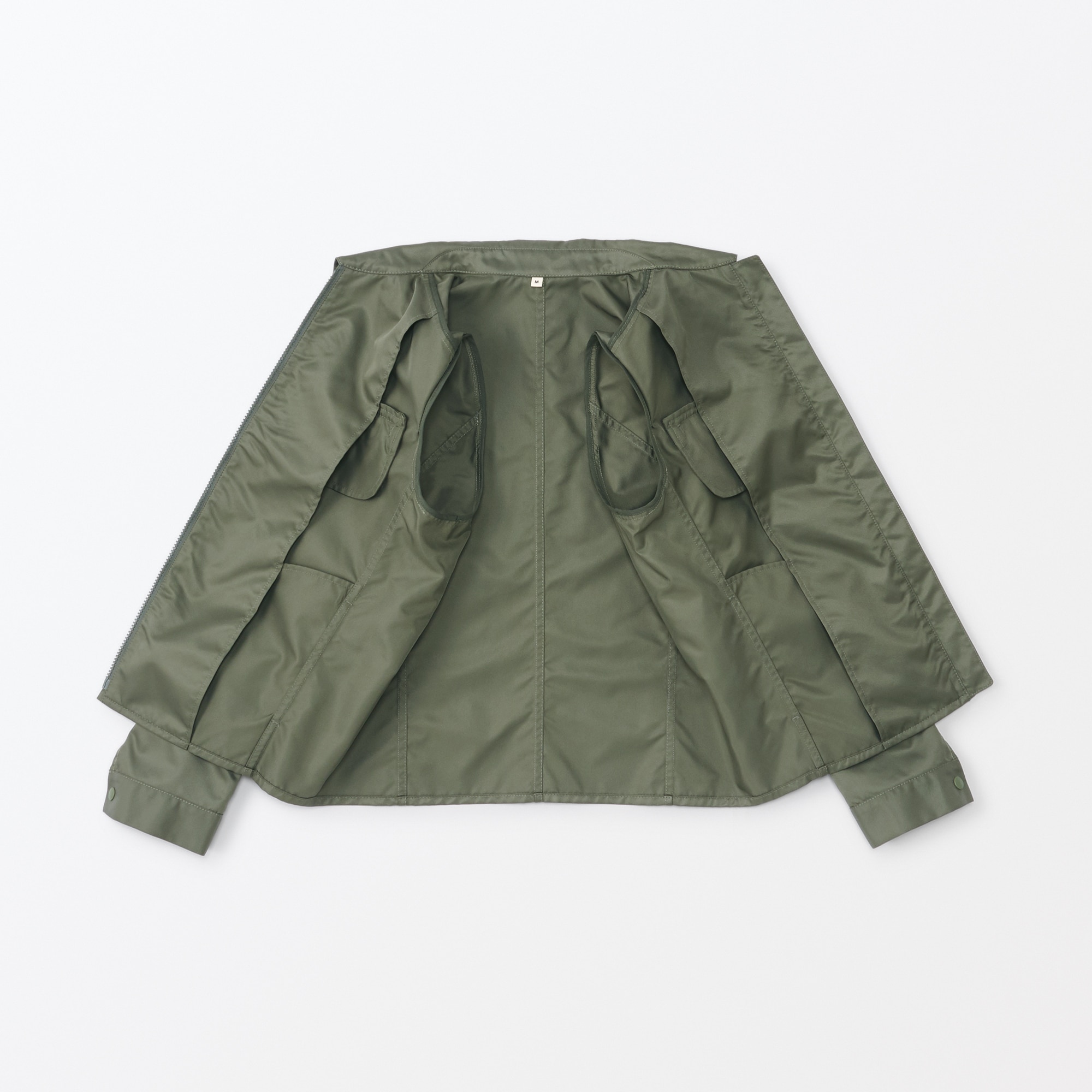 婦人　ナイロンツイルジップブルゾン