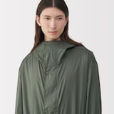 紳士　軽量撥水ナイロンフード付きコート