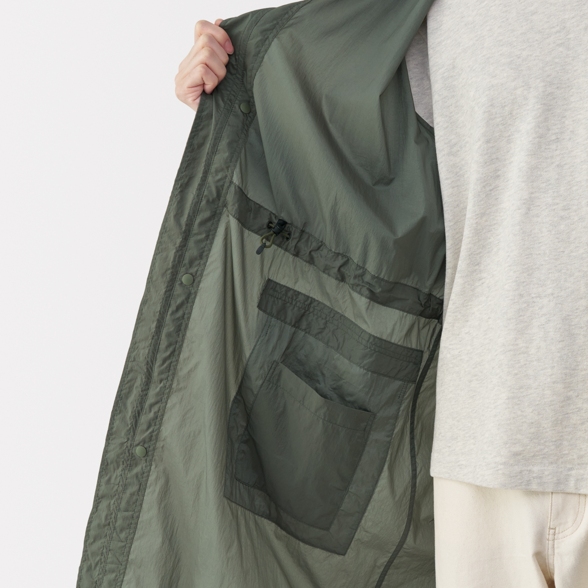 紳士　軽量撥水ナイロンフード付きコート