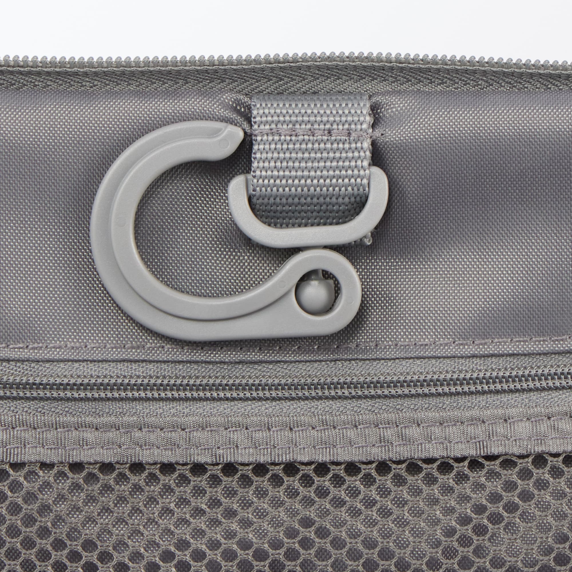 ポリエステル　吊るして使える洗面用具ケース