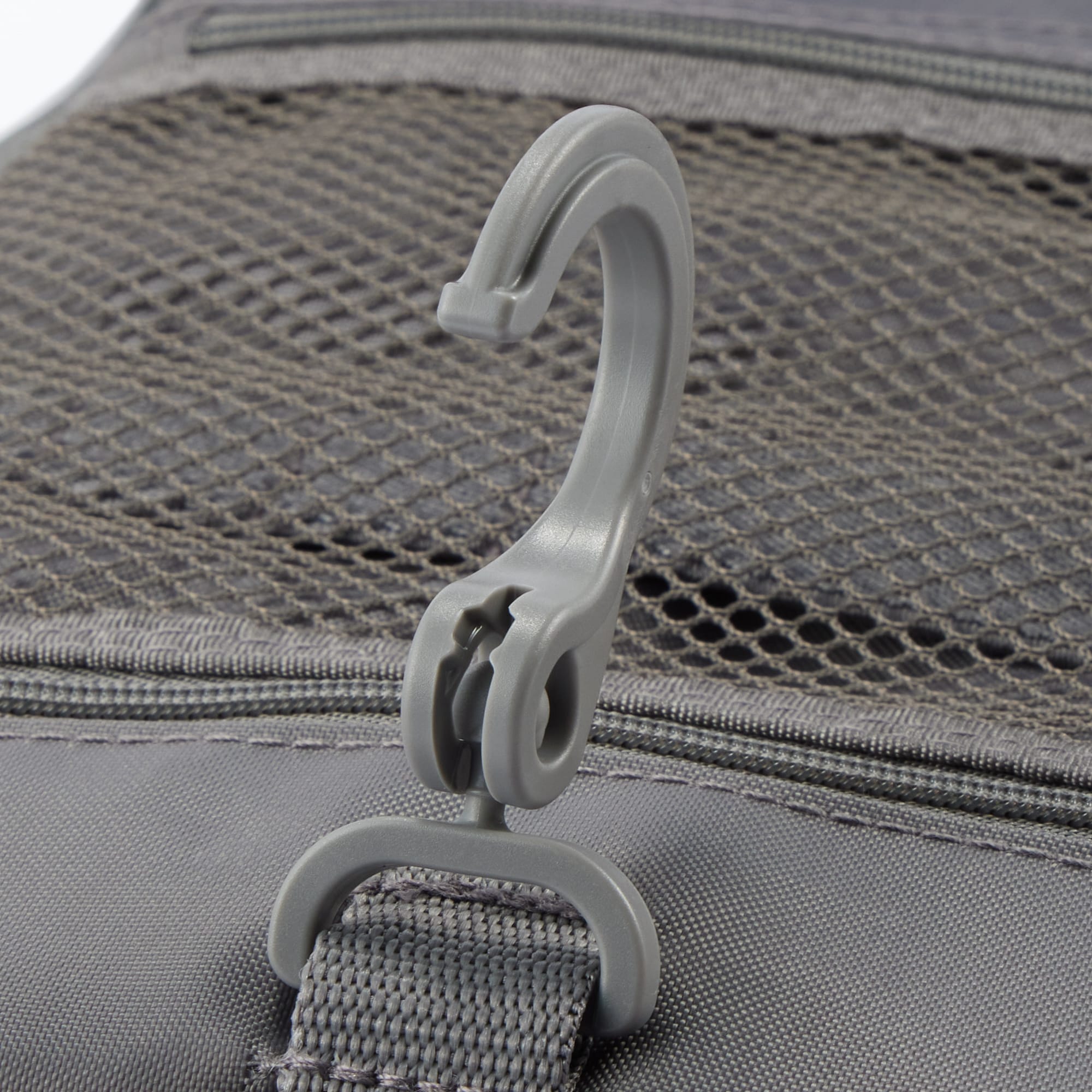 ポリエステル　吊るして使える洗面用具ケース