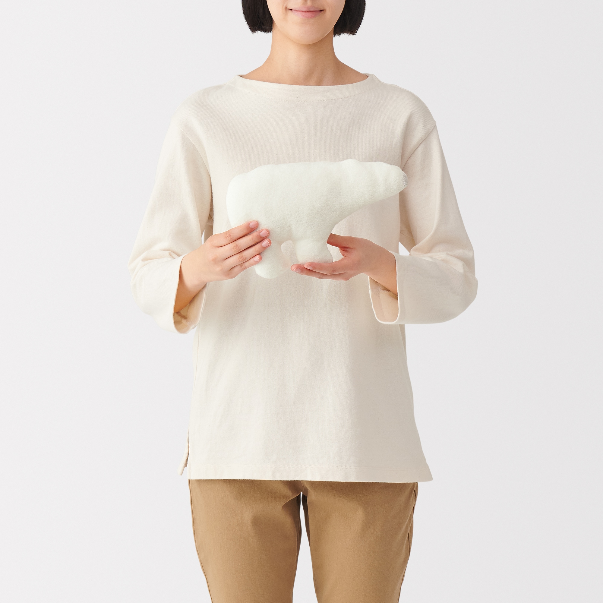 ポケット付き　動物クッション（ホッキョクグマ）