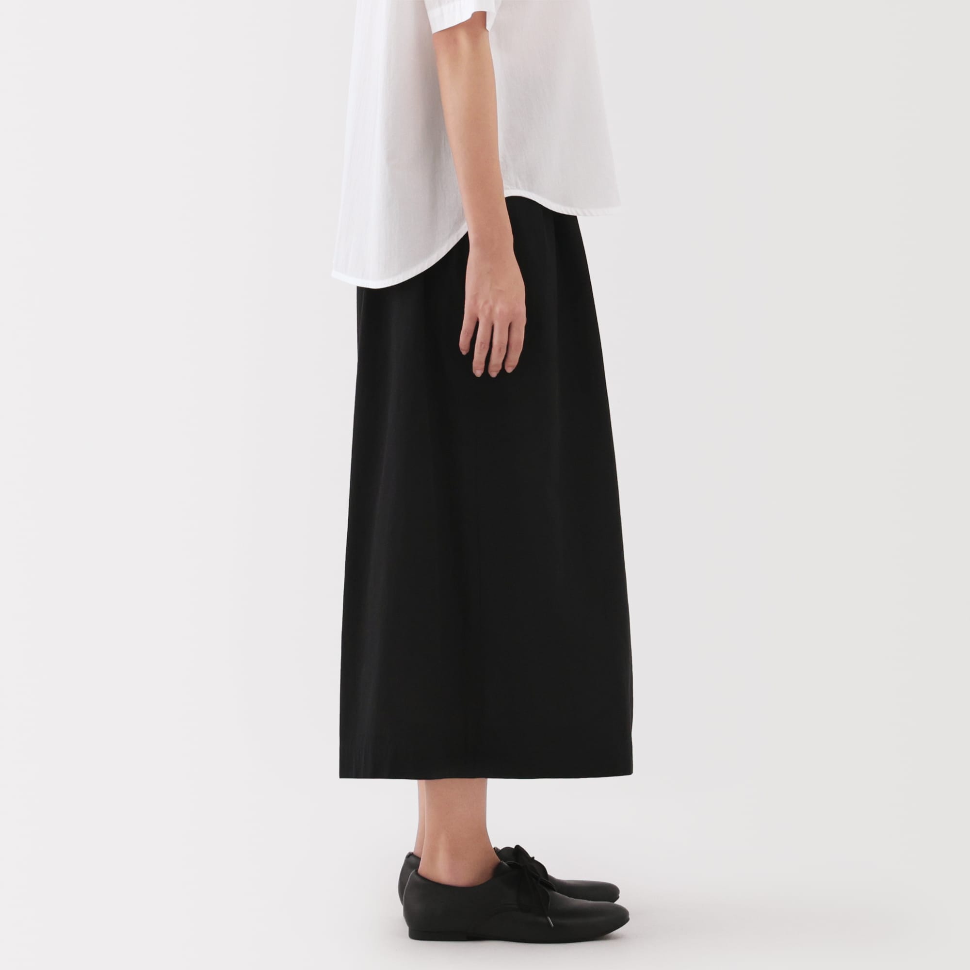 MUJI無印良品フレンチリネンパンツ　黒•ベージュ未使用タグ付き　サイズXL MUJI無印良品フレンチリネンパンツ 黒•ベージュ未使用タグ付き