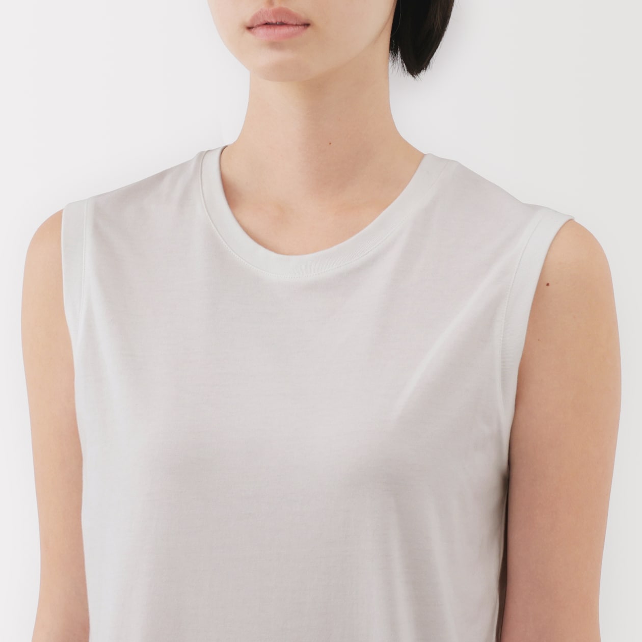 婦人　天竺編みスリーブレスＴシャツ