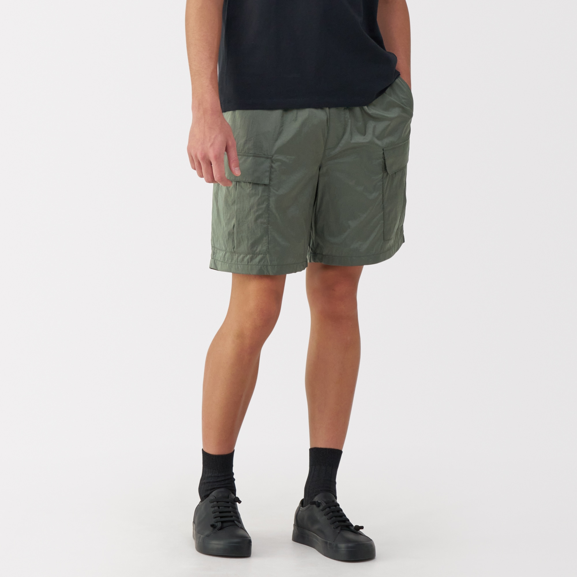 定番のお歳暮＆冬ギフト 新発売】今週の市販 ネイビー 44 LANVIN カーゴショートパンツ パンツ